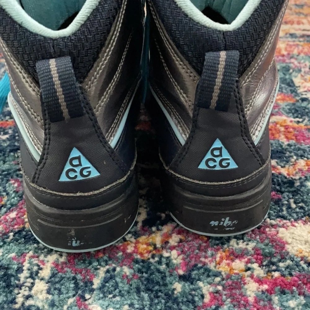 Nike ACG Woodside 2 High Hiking Trail Shoe - Picture 5 of 9